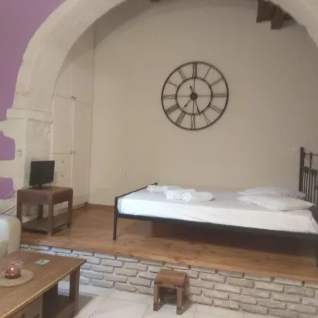 Nakli Traditional Apartment