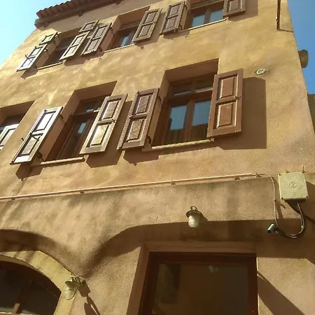 Nakli Traditional Apartment